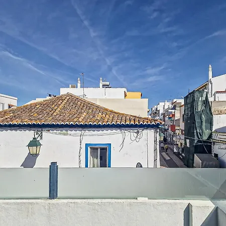 Villa Mongos - By Bedzy